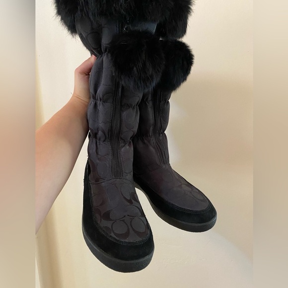 COACH THEONA BLACK SIGNATURE JACQUARD RABBIT FUR WINTER BOOTS SIZE 9B - Picture 2 of 7